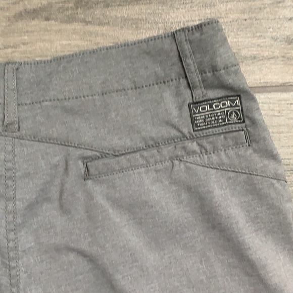 Volcom hybrid gray shorts - Picture 7 of 7